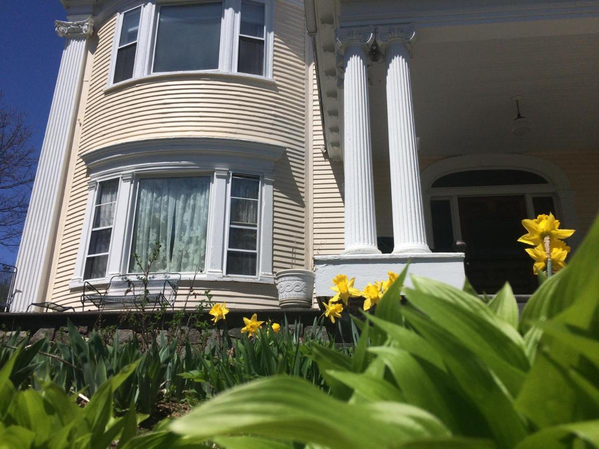 The Inn On Winter'S Hill Kingfield Exterior photo